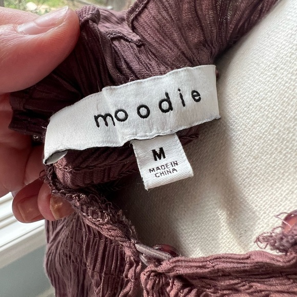 Stylist summer top by Moodie, Size M - Picture 4 of 4